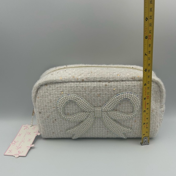 *New* Bow Fancy Off-White Knit Beaded Bow Makeup/Travel Bag - Picture 11 of 13